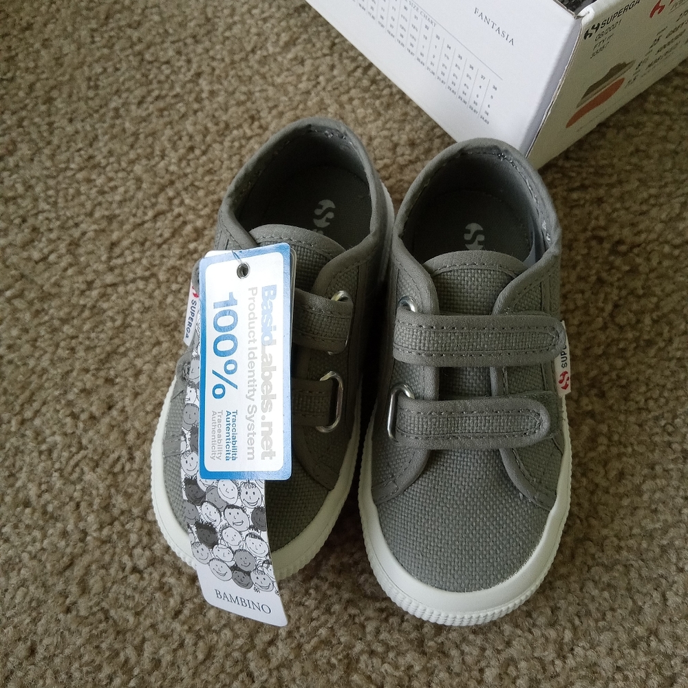 Kids SUPERGA sneakers 8.5 NWT gray